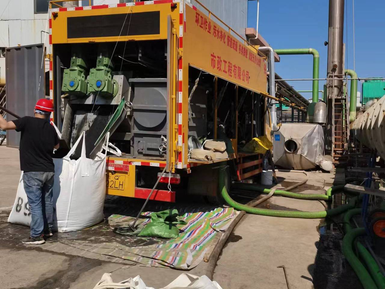 三原淤泥压干处理